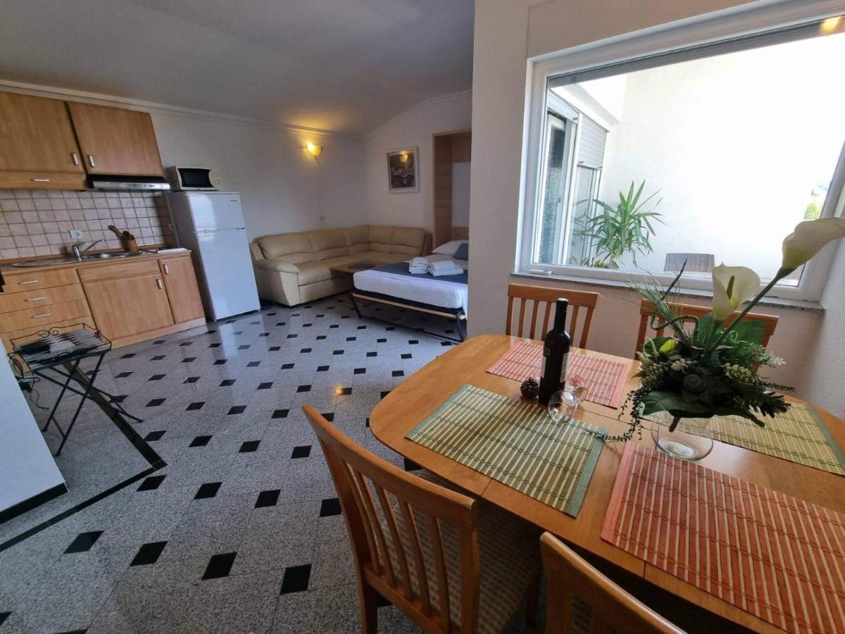 Apartment Tomic 2 Makarska Ngoại thất bức ảnh